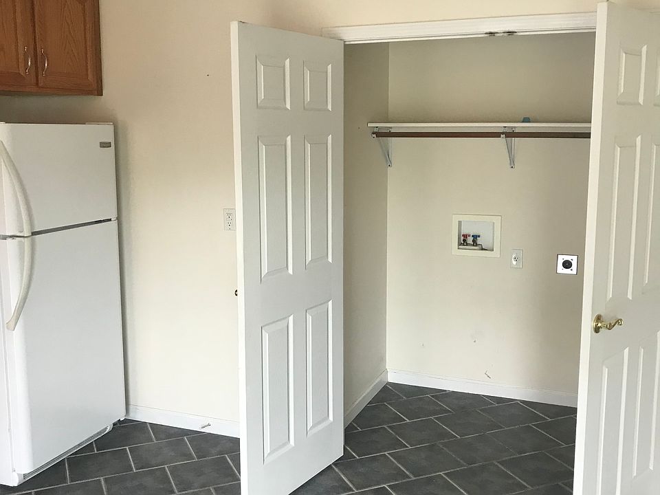 Washer dryer in closet off kitchen