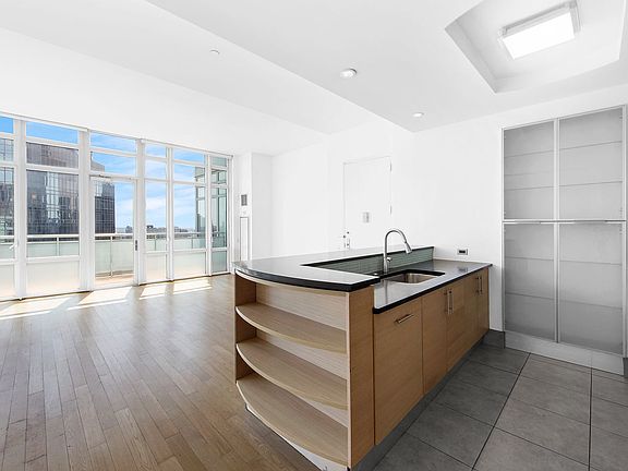4th image of 325 5th Ave APT 42C