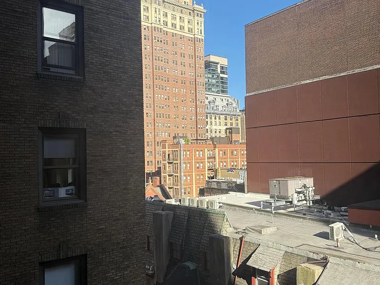 1324 Locust St #528 — Photo 3