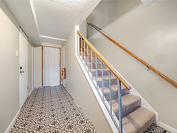 3rd image of 102 Westfield Dr