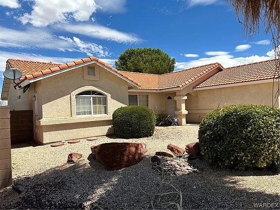 2nd image of 3079 Amanda Circle