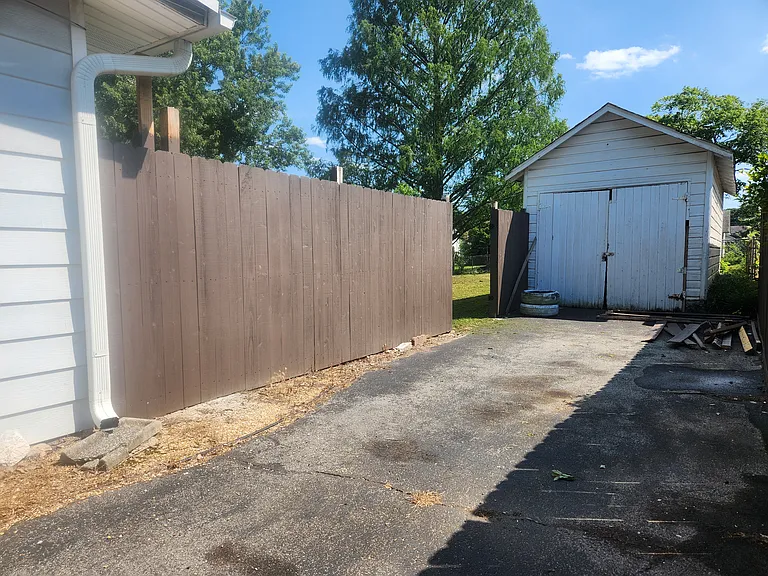 5344 Greenbriar Rd — Photo 2