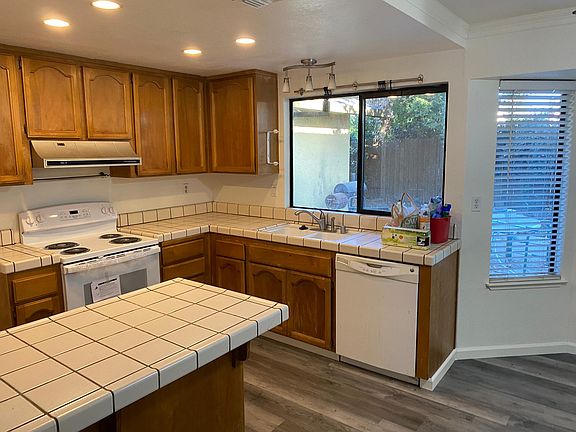 5th image of 2163 Borona Way