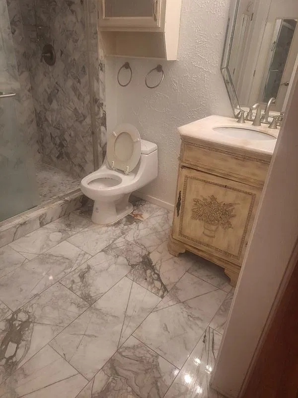 3 bed, 2.0 bath, 1895 sqft, $2,400 — Photo 2