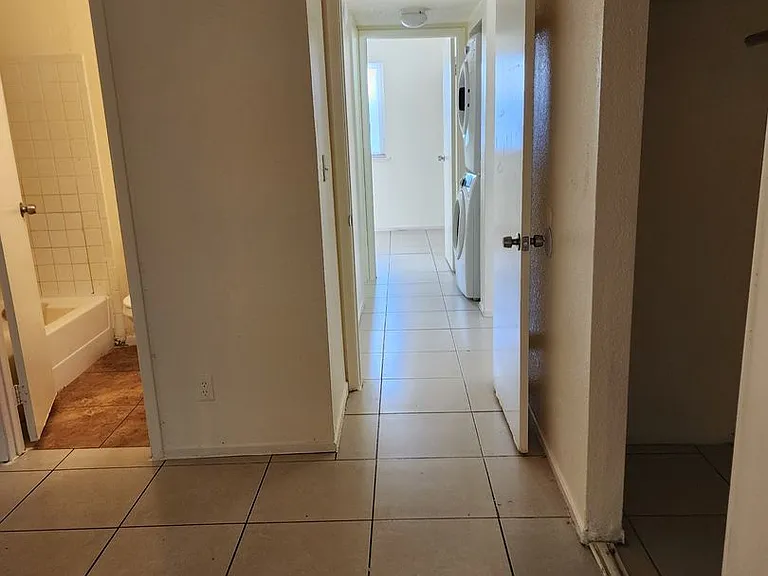 4610 Elk Springs Ave — Photo 15