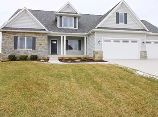 5883 Justin Ct, Bettendorf, IA 52722
