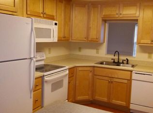 71 Charles Parish Dr, Poquoson, VA 23662