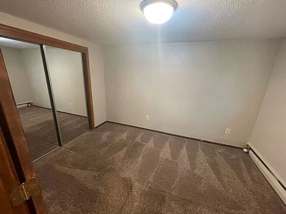 5th image of 358 Winifred St E Unit 6