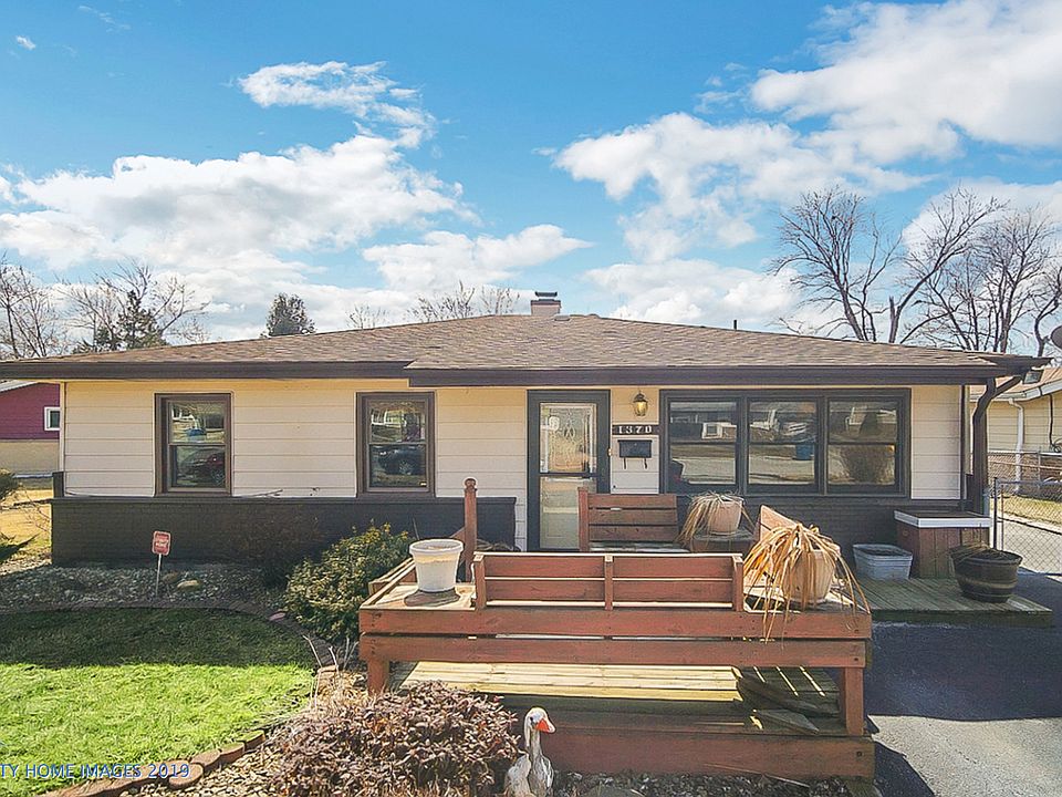 1st image of 1370 Forest Ave