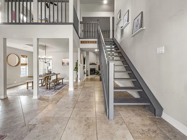 2330 Encino Point — Photo 3