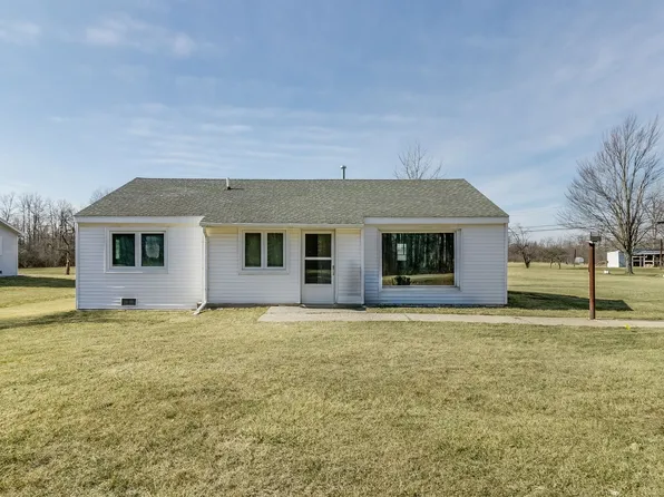 30038 Ostreich Rd, Brownstown, MI 48173