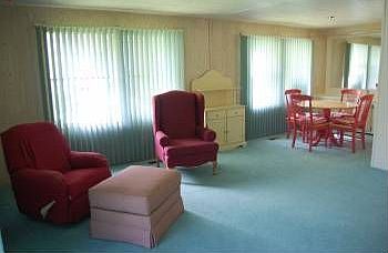 3rd image of 184 NE Emerald Dr