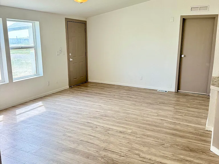 204 W 200 N — Photo 6