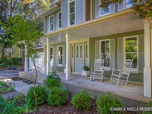 2nd image of 15276 Meadowwood Dr