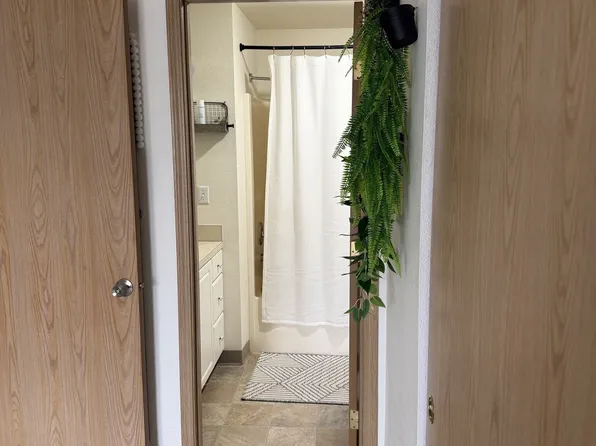 13949 Beavercreek Rd APT 102, Oregon City, OR 97045