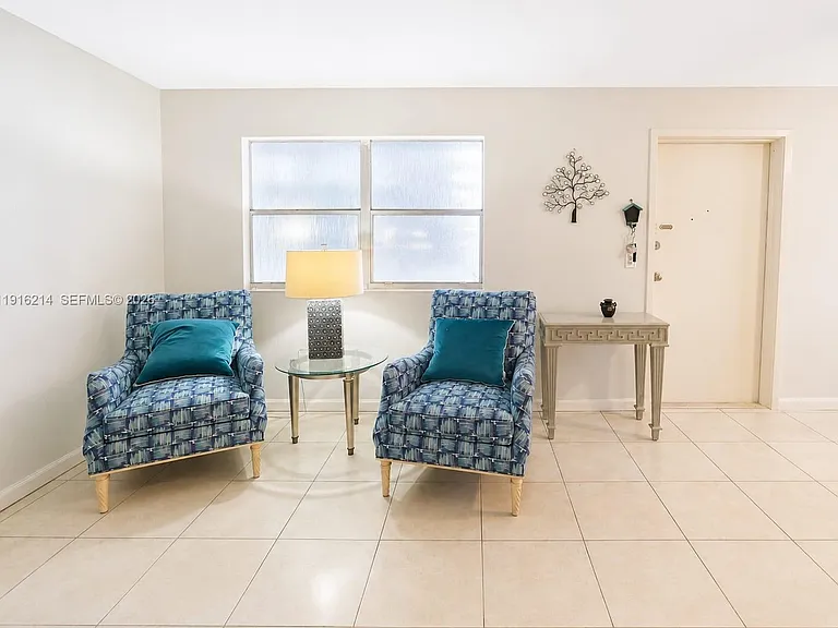 116 Tuscany Ln #116-B — Photo 4