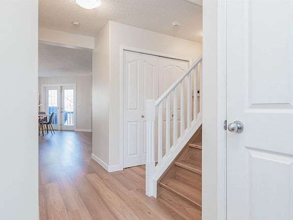 2nd image of 91 Appleton Cres