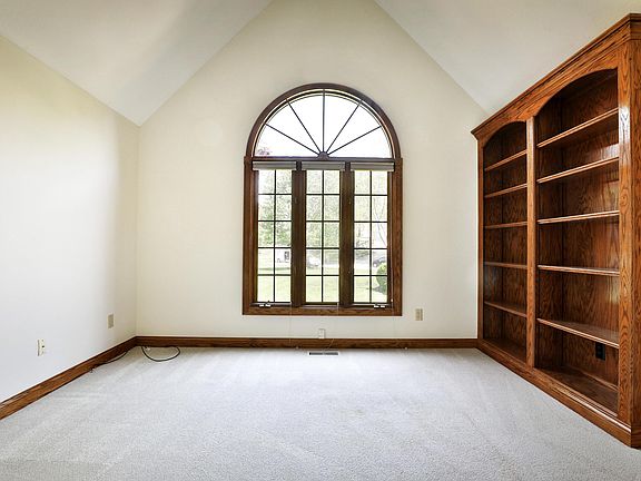 5th image of 9422 Timberbank Cir