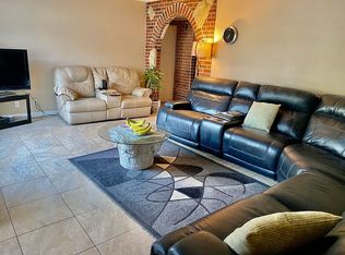 4032 Manchester Pl, Riverside, CA 92503