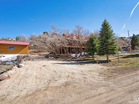 3rd image of 691 W Lodge Pole Ln