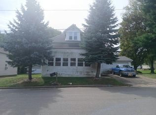 207 E Central St, Loyal, WI 54446
