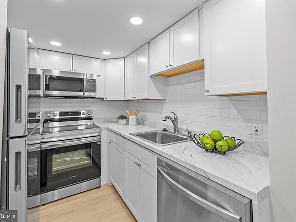 5th image of 1615 Q St NW APT T1