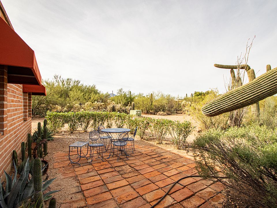 1st image of 7120 N Camino De Los Caballos