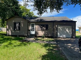 12 6th Ave N, Texas City, TX 77590