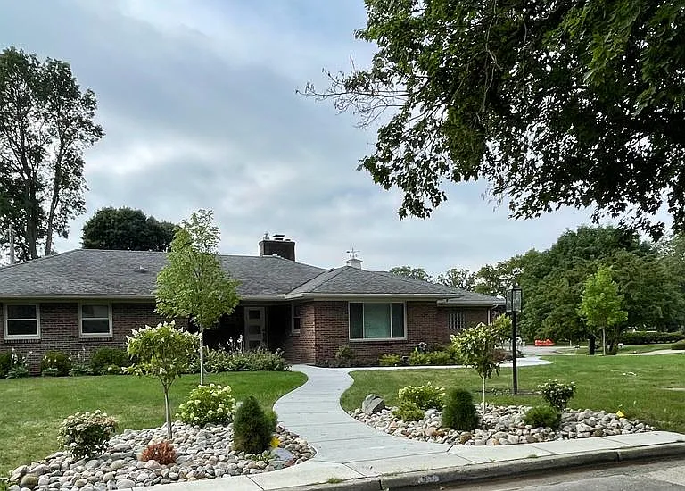 1533 Cambridge Rd — Photo 4