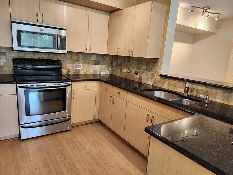 813 Villa Cir — Photo 3