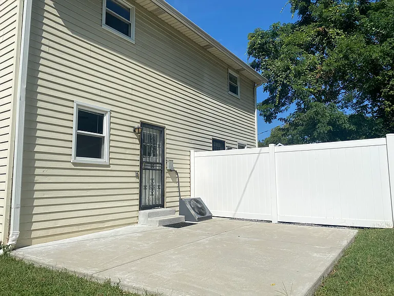 504 Lancaster Ave — Photo 11