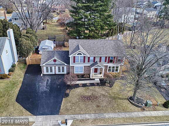 3rd image of 216 Diamond Dr