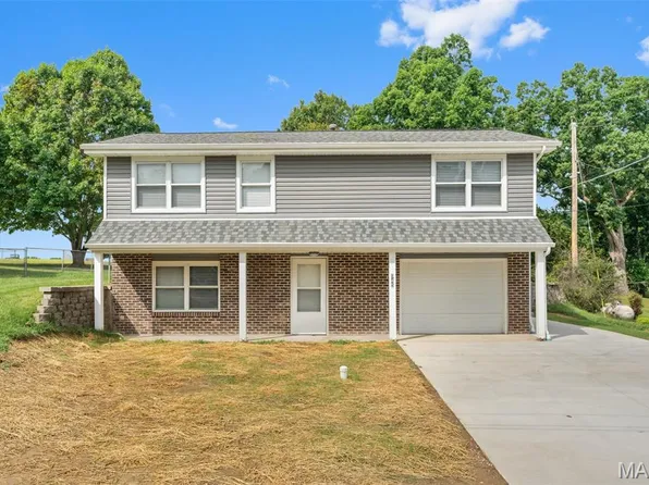 945 Westridge Dr, Pacific, MO 63069