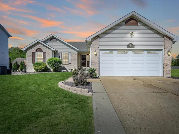 6213 Water Tower Place Dr, Saint Louis, MO 63129