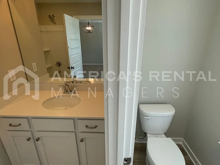 55 Kings Way — Photo 30