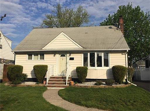 2nd image of 35 Cypress St