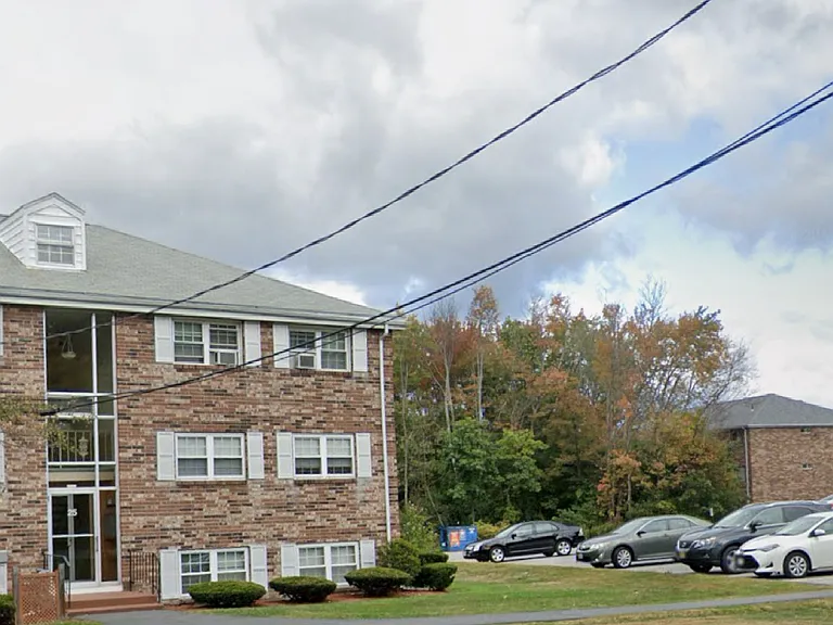 25 Farrwood Ave #4 — Photo 3