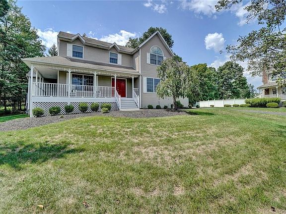 4th image of 16 Bush Ct