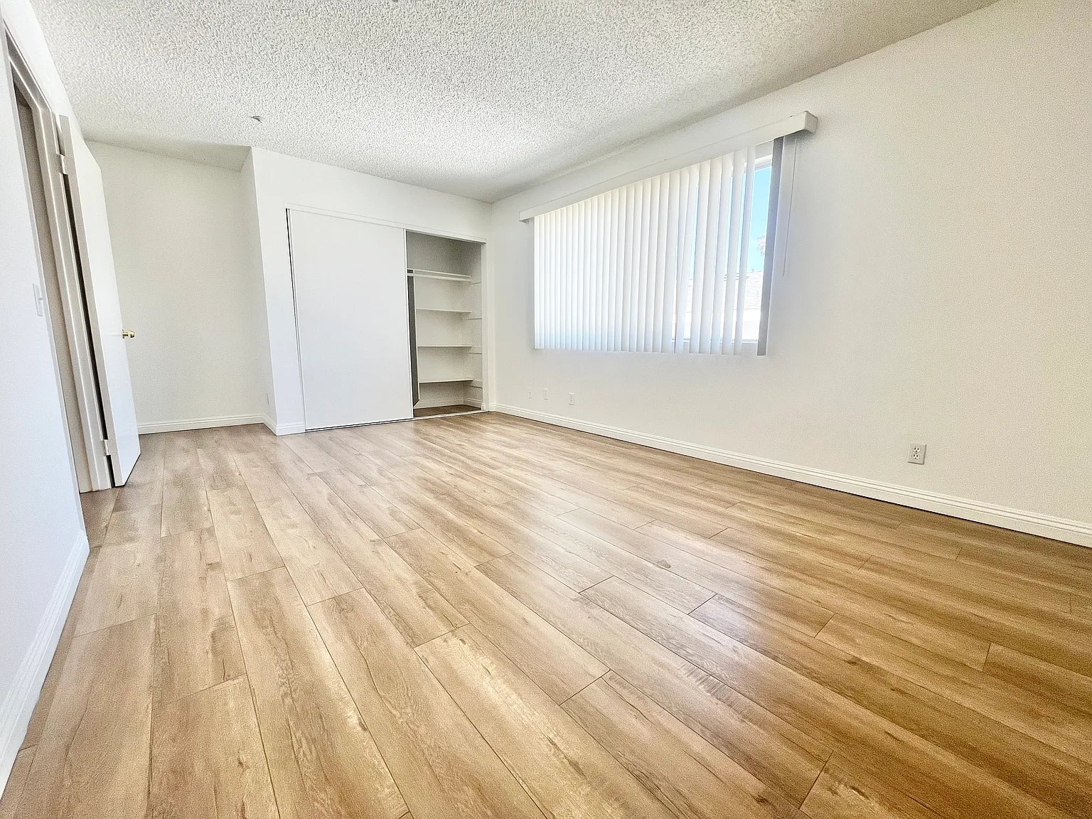 3 bed, 1450 sqft, $2,970 — Photo 3