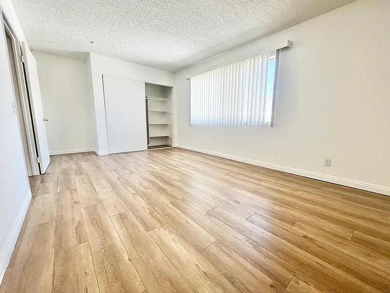 982 S New Hampshire Ave #201 — Photo 3