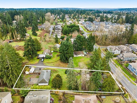 3rd image of 8036 & 8038 116th Avenue SE