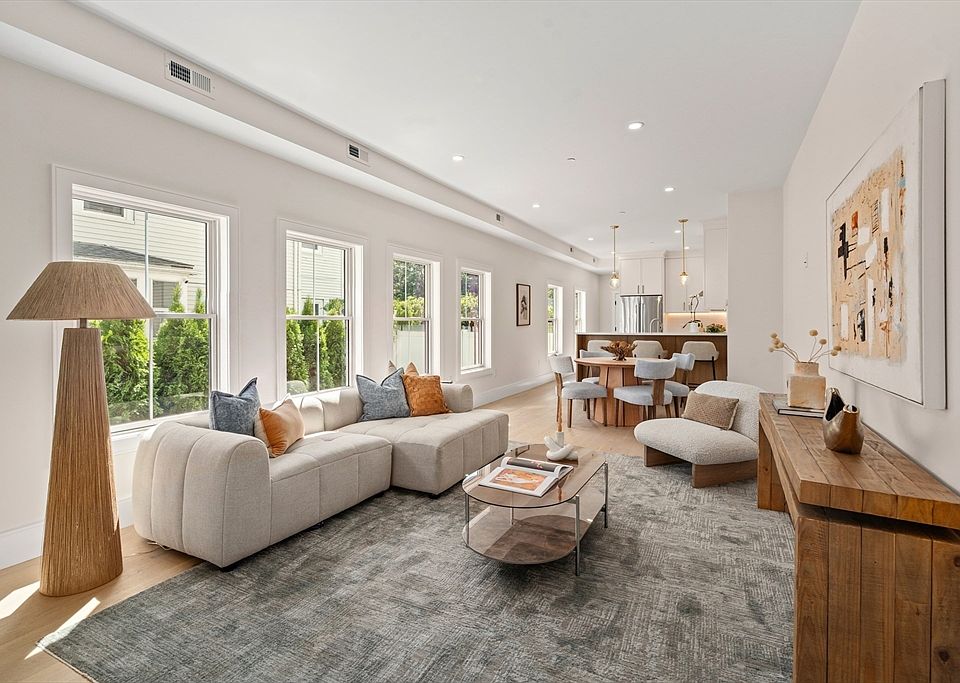 1st image of 326 Lowell St #2