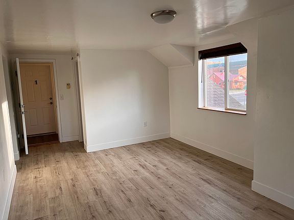 4th image of 3451 College Rd Unit 2