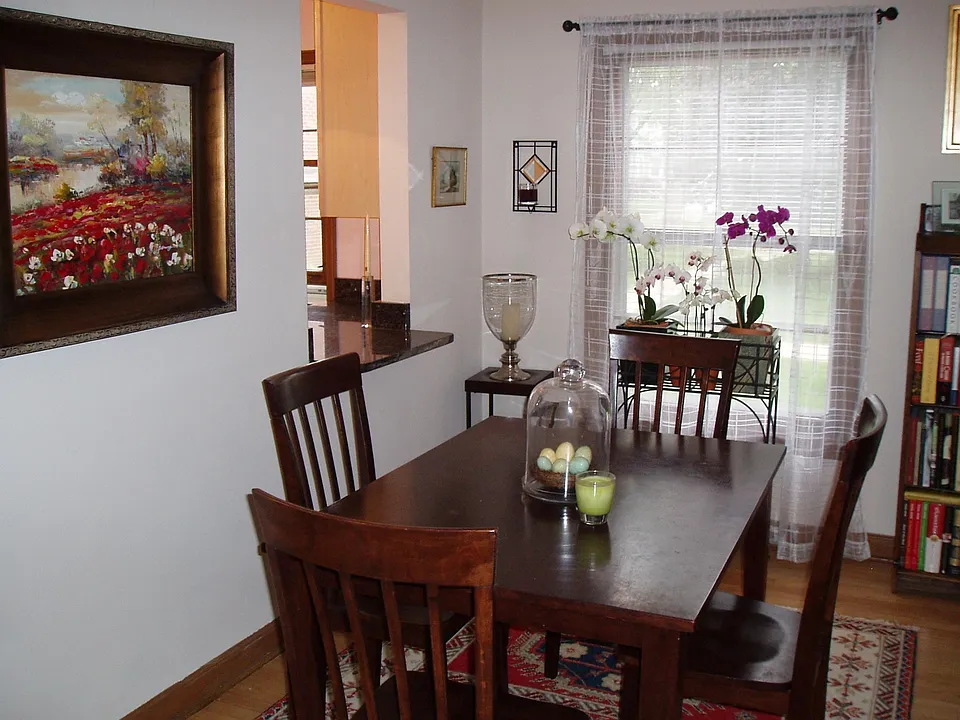 4955 N Santa Monica Blvd #2