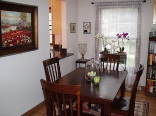 4955 N Santa Monica Blvd APT 2, Whitefish Bay, WI 53217