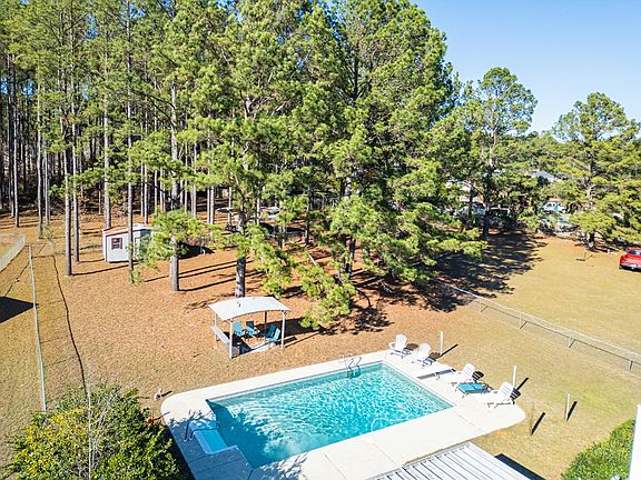 3rd image of 217 Highland Oaks Dr