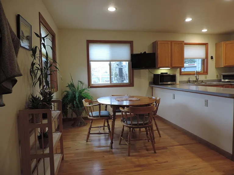Dining room.