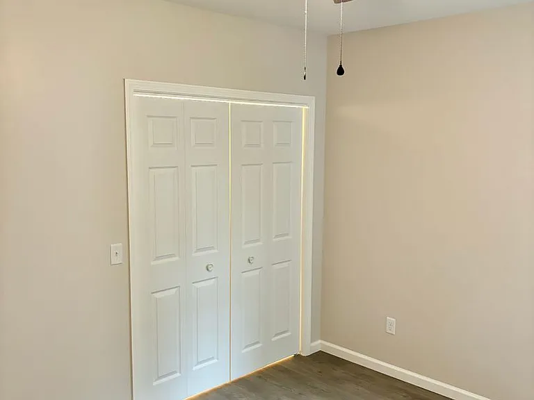 925 W Market St — Photo 10
