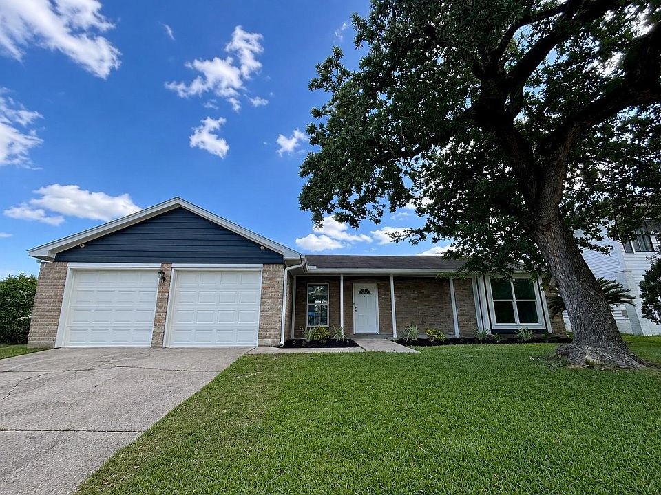 1st image of 10942 Dunvegan Way