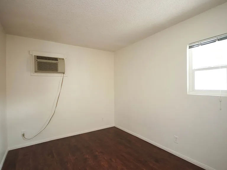 132 N Allen Ave #7 — Photo 9